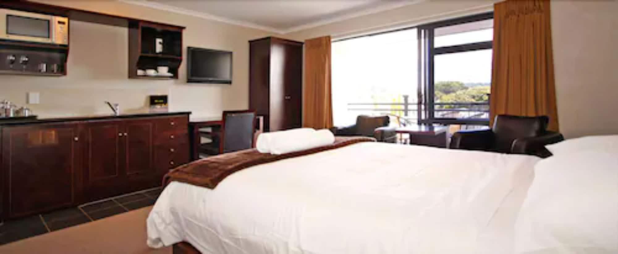 Aotea Motor Lodge Уонгануи Экстерьер фото A typical hotel room