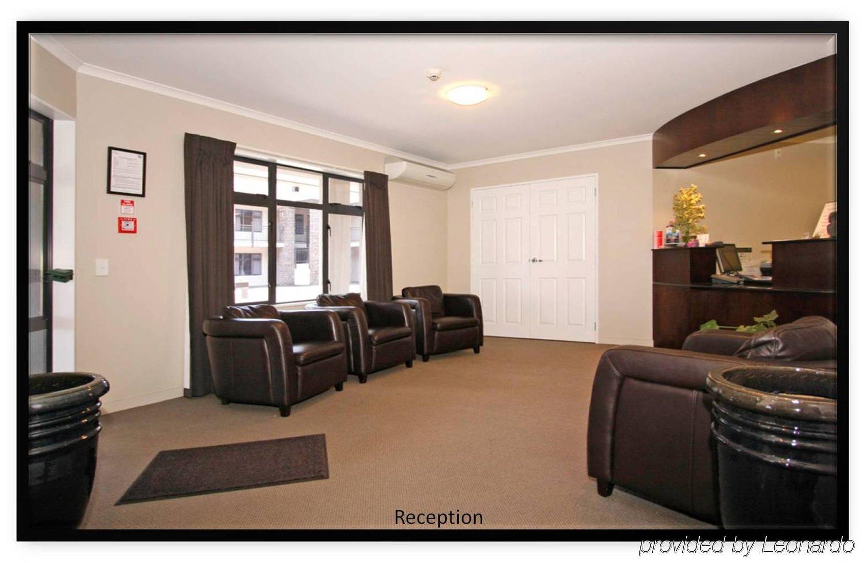 Aotea Motor Lodge Уонгануи Экстерьер фото Reception