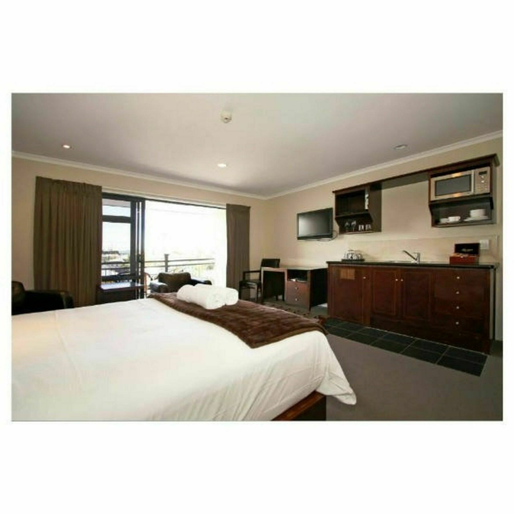 Aotea Motor Lodge Уонгануи Экстерьер фото Studio apartment